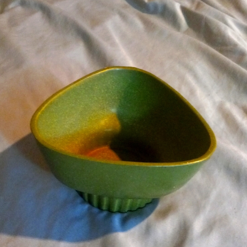Bin # 5 USA Pottery # R22 green ceramic vase/bowl
